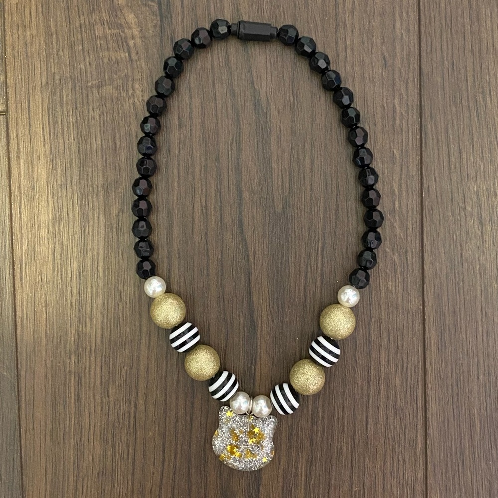 NWOT. Chunky beaded cat necklace